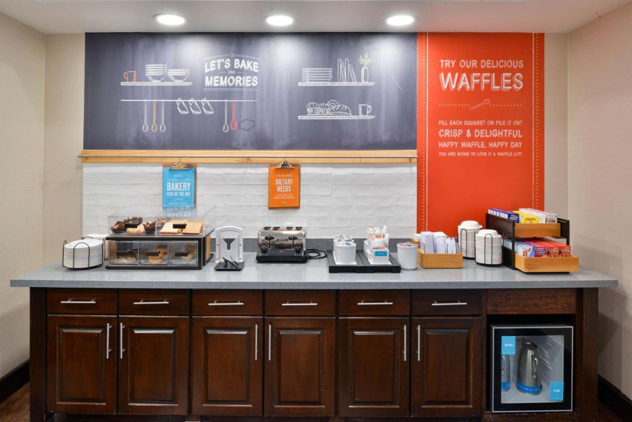 Hampton Inn And Suites Hutto Екстер'єр фото