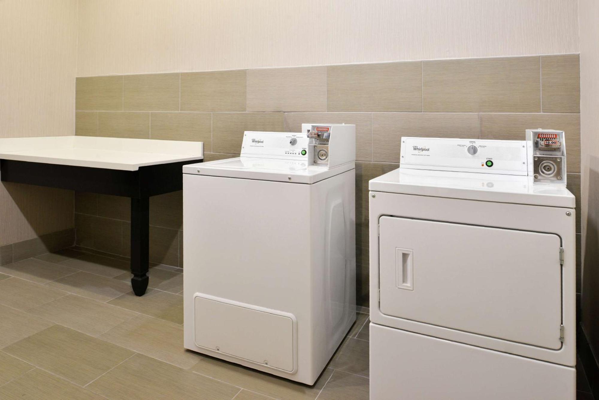 Hampton Inn And Suites Hutto Екстер'єр фото